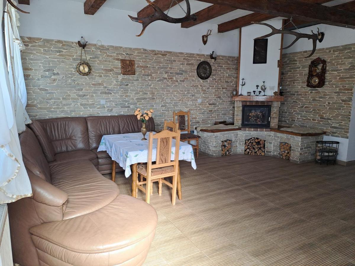 Hotel Casa Cristalul Muntilor Poiana Mărului Esterno foto