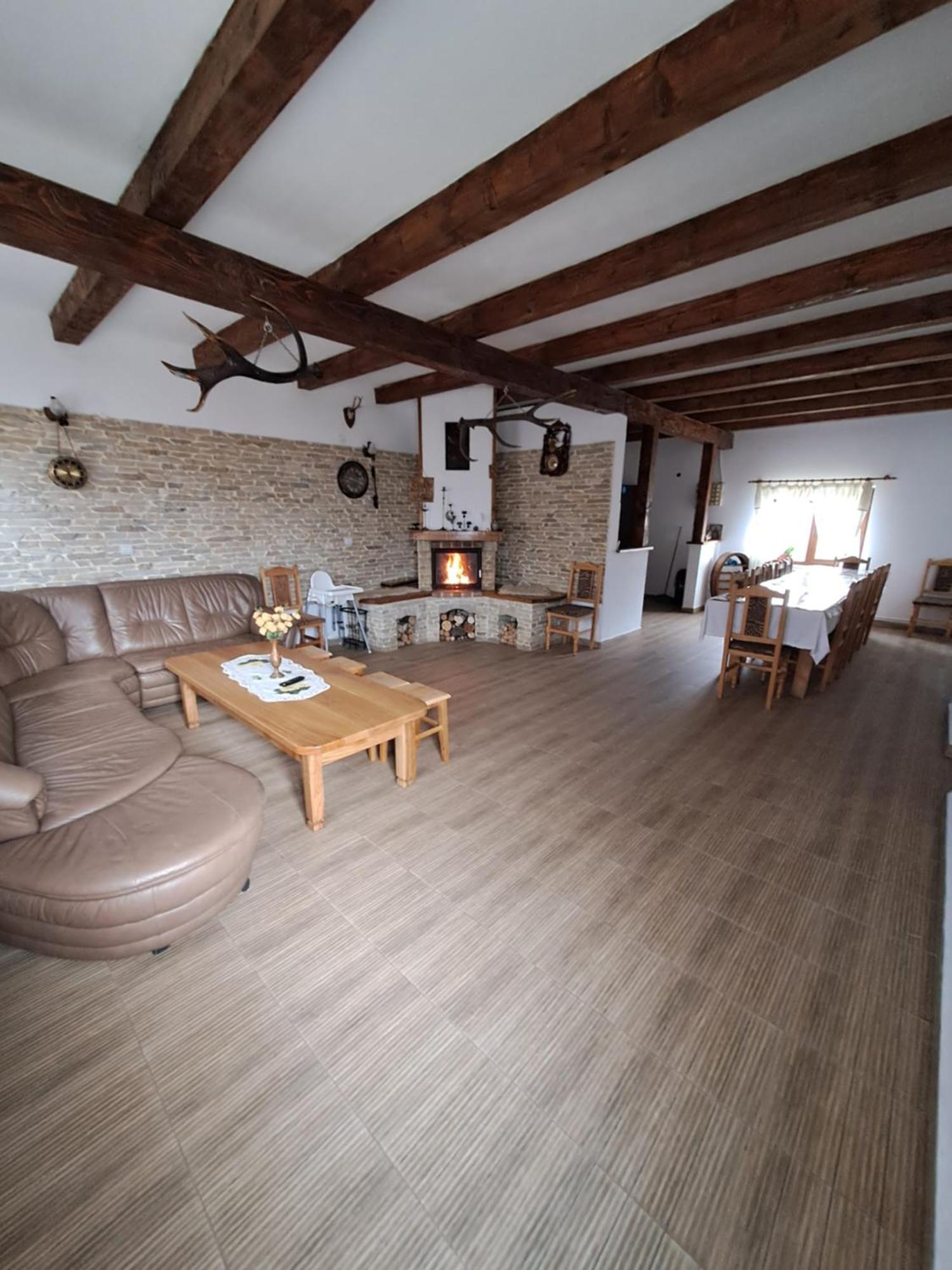 Hotel Casa Cristalul Muntilor Poiana Mărului Esterno foto