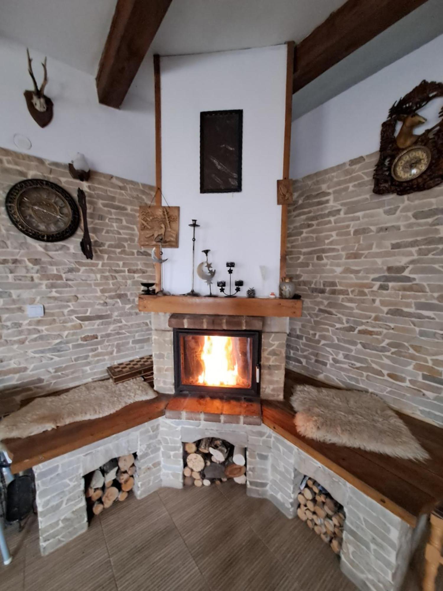 Hotel Casa Cristalul Muntilor Poiana Mărului Esterno foto