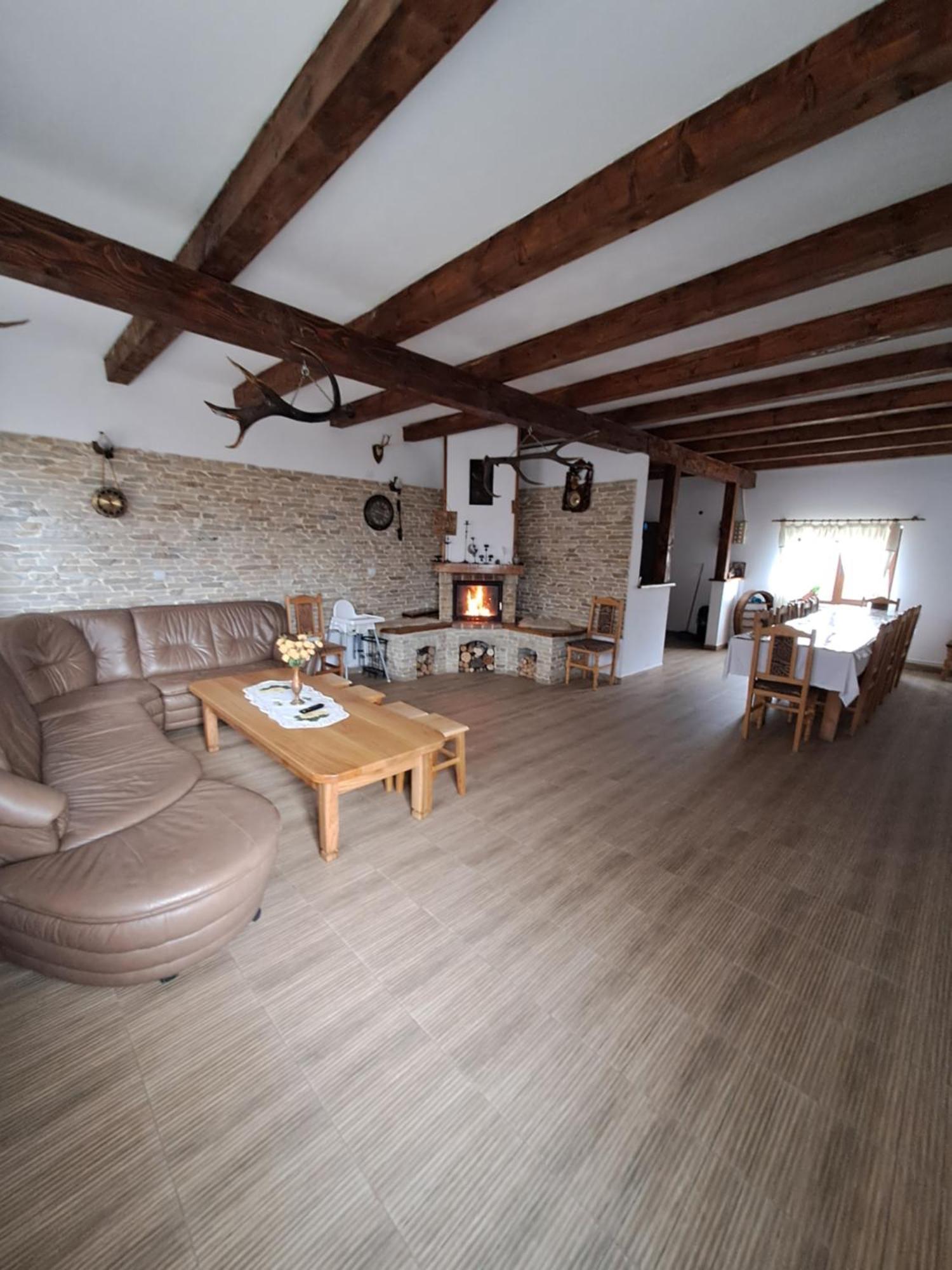 Hotel Casa Cristalul Muntilor Poiana Mărului Esterno foto