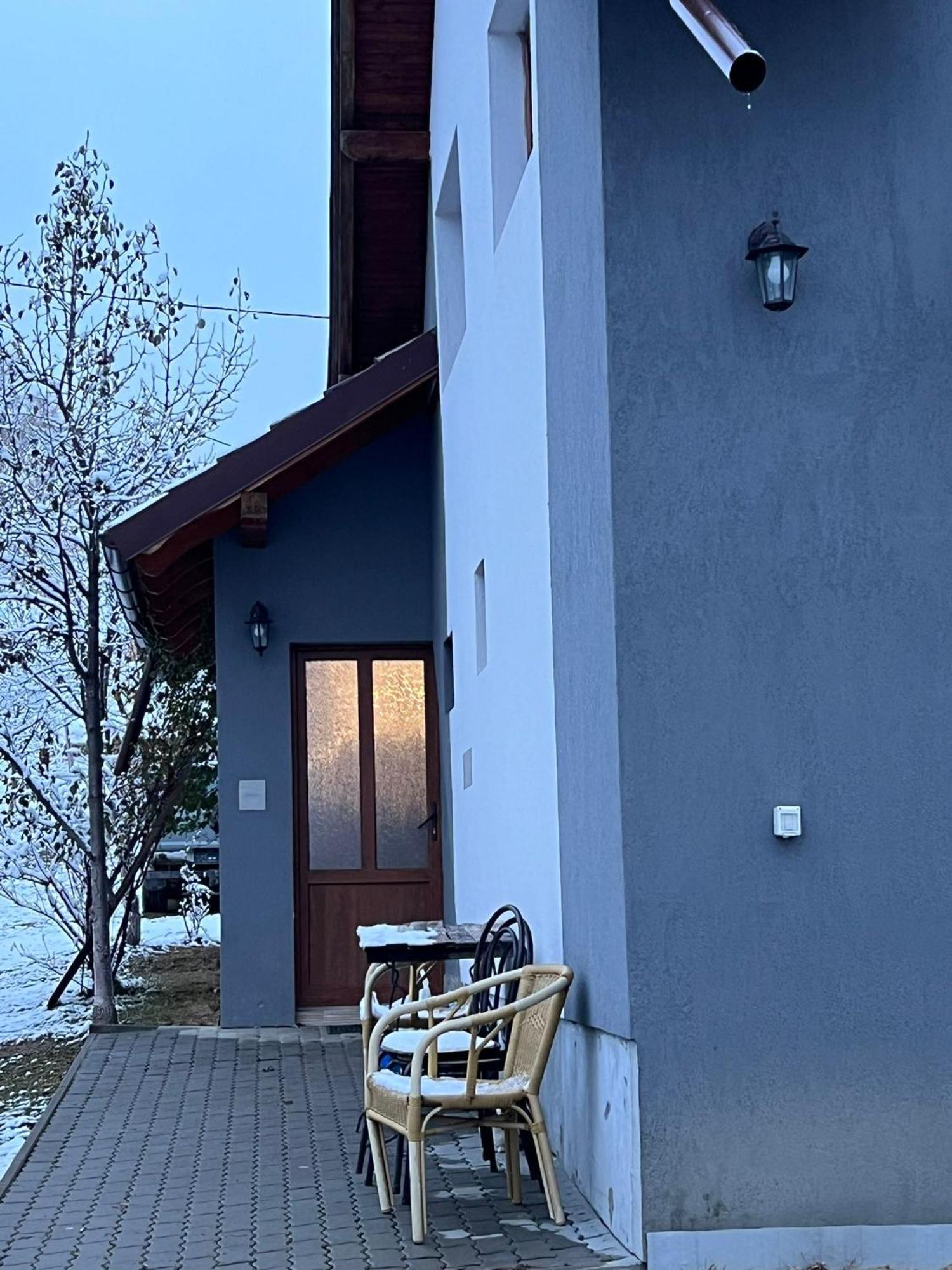 Hotel Casa Cristalul Muntilor Poiana Mărului Esterno foto
