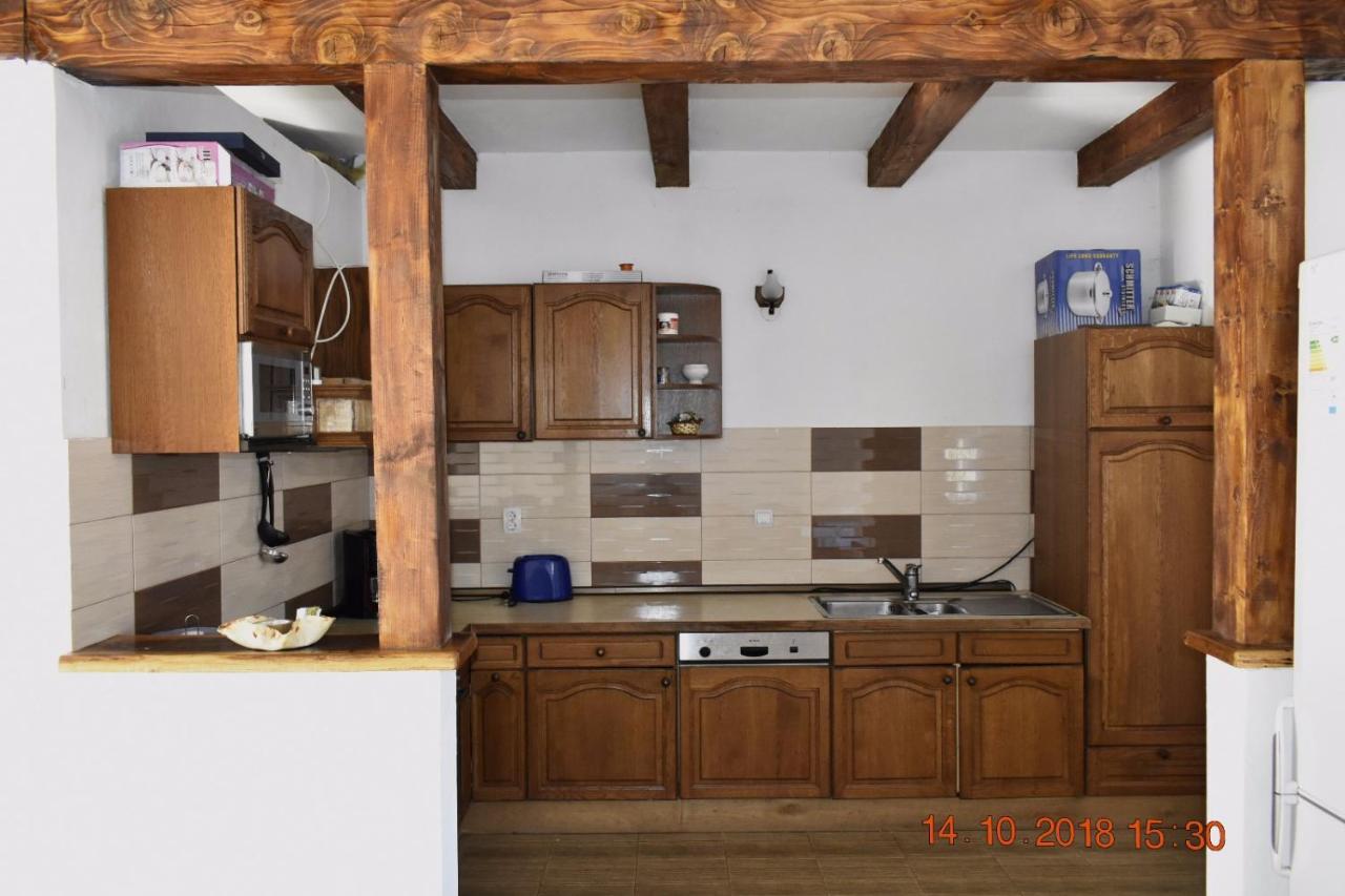 Hotel Casa Cristalul Muntilor Poiana Mărului Esterno foto