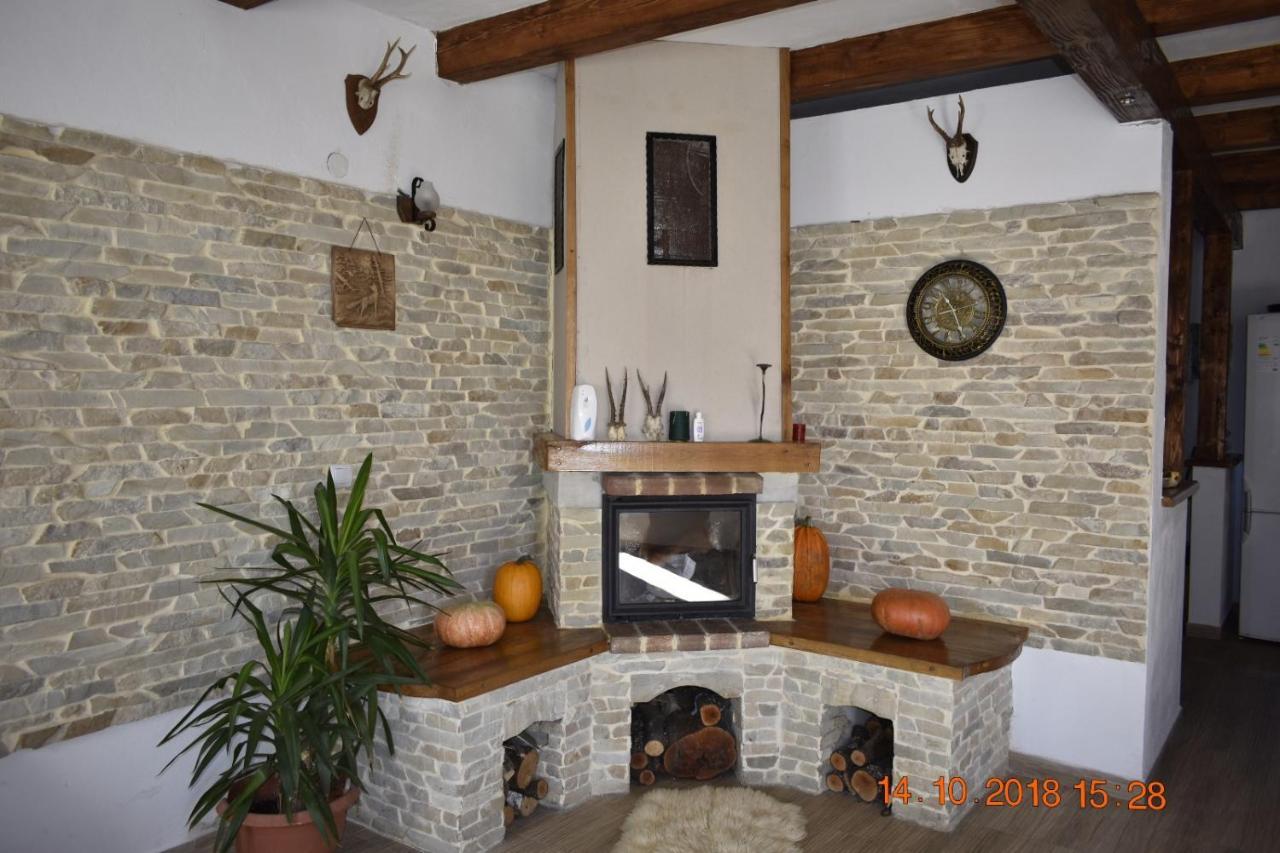 Hotel Casa Cristalul Muntilor Poiana Mărului Esterno foto